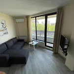 Movie flats